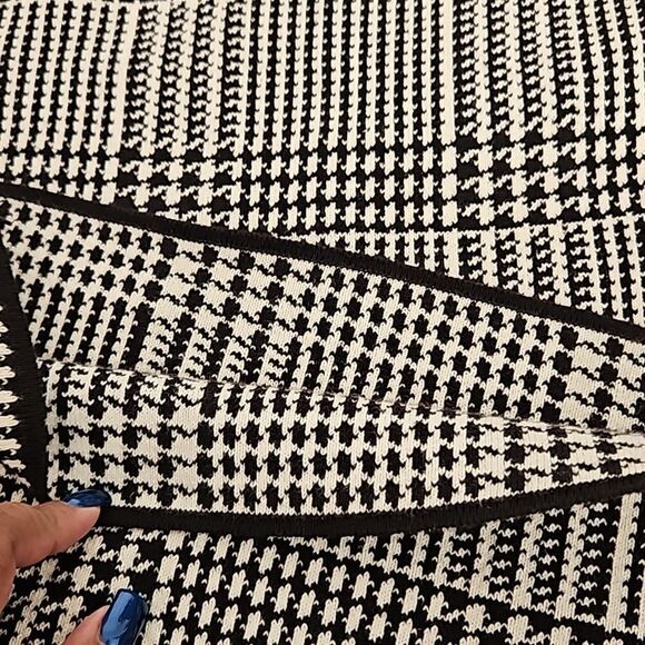 Chaps Women's Petite Houndstooth Sweater Pencil Midi Dress - Picture 14 of 16